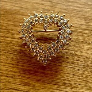 Beautiful Heart Brooch, golden with diamond like stones brooch